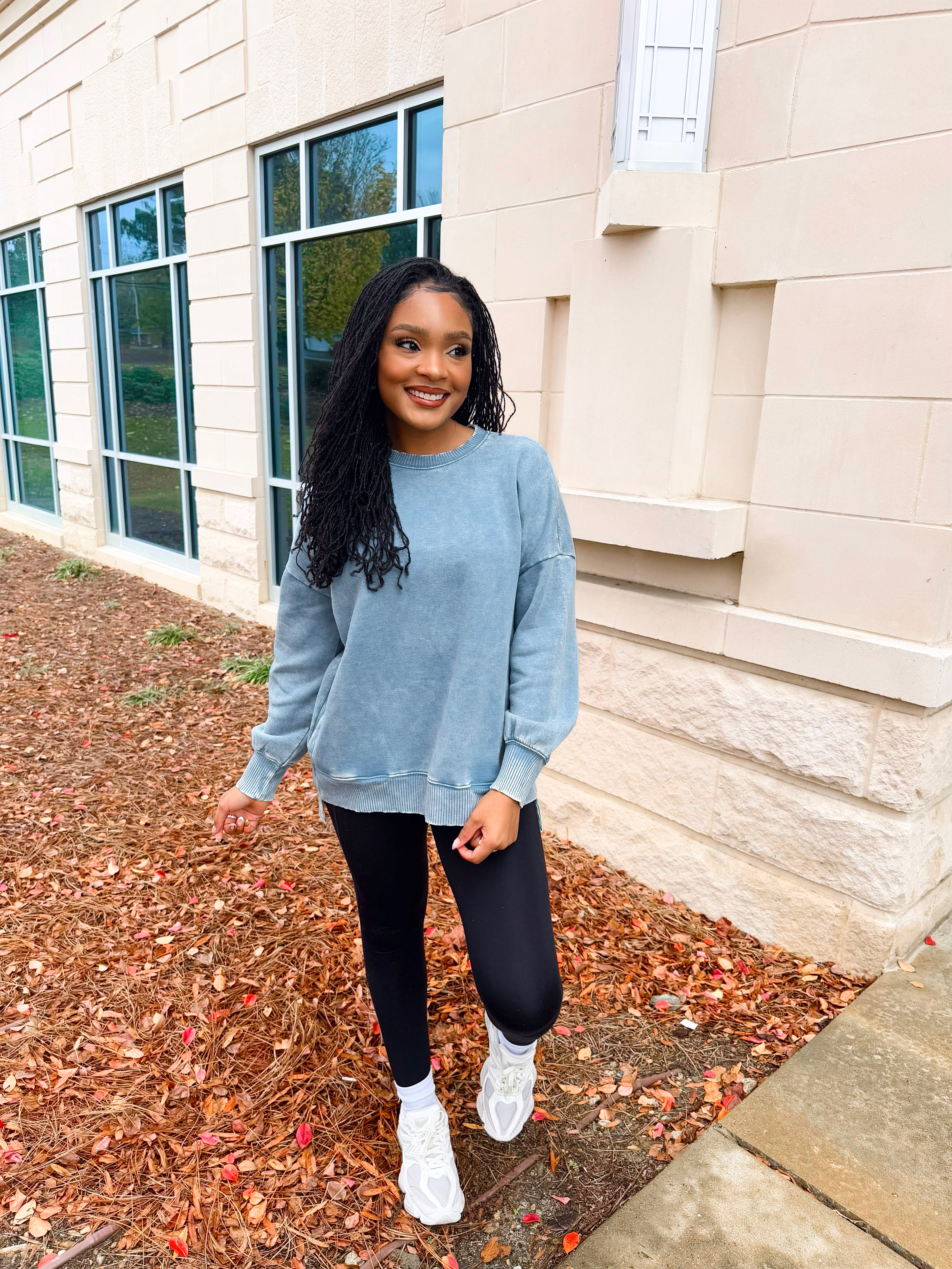 Poppie Vintage Wash Pullover - Blue